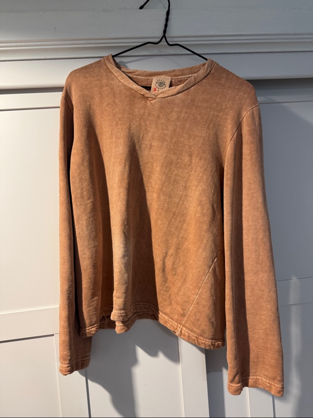 Women’s Crewneck Sweater in Faded Ta